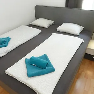 In Near Schoenbrunn & Westbahnhof - Keyless Check-in Apartman