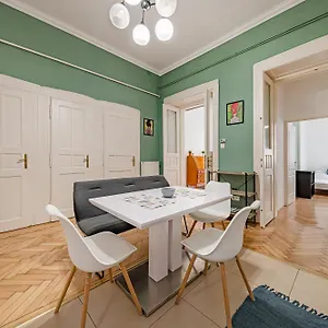 downtown-rooms-wesselenyi.inbudapesthotels.com/
