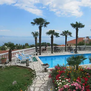 apartments-villa-palme.in-istria.net/