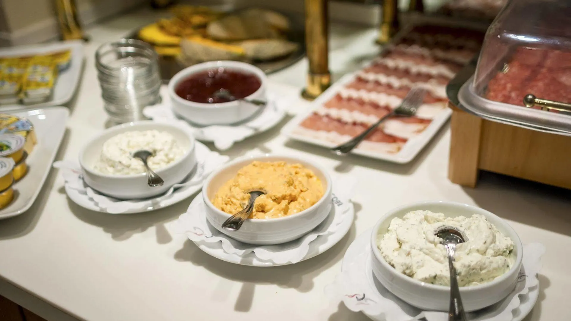 Club Hotel Cortina Wien 4*,