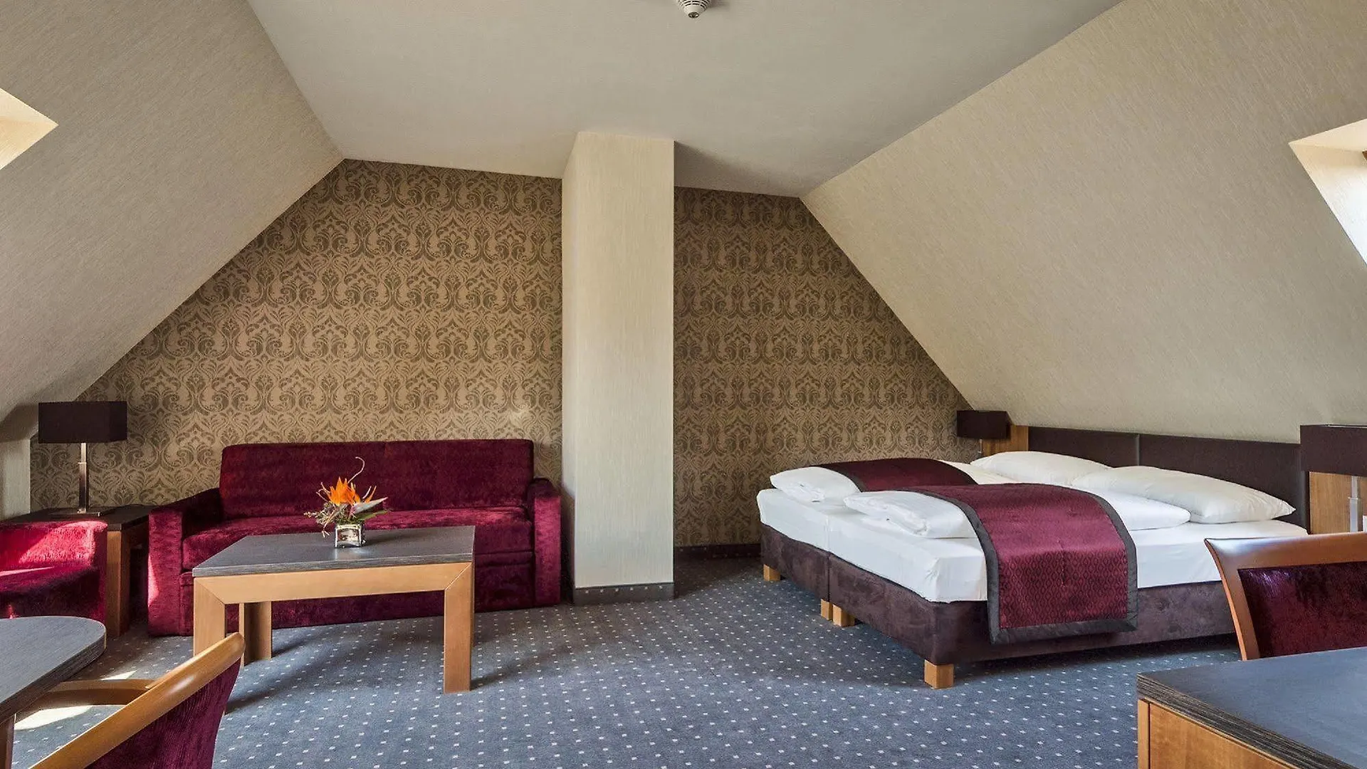 Club Hotel Cortina Wien 4*,