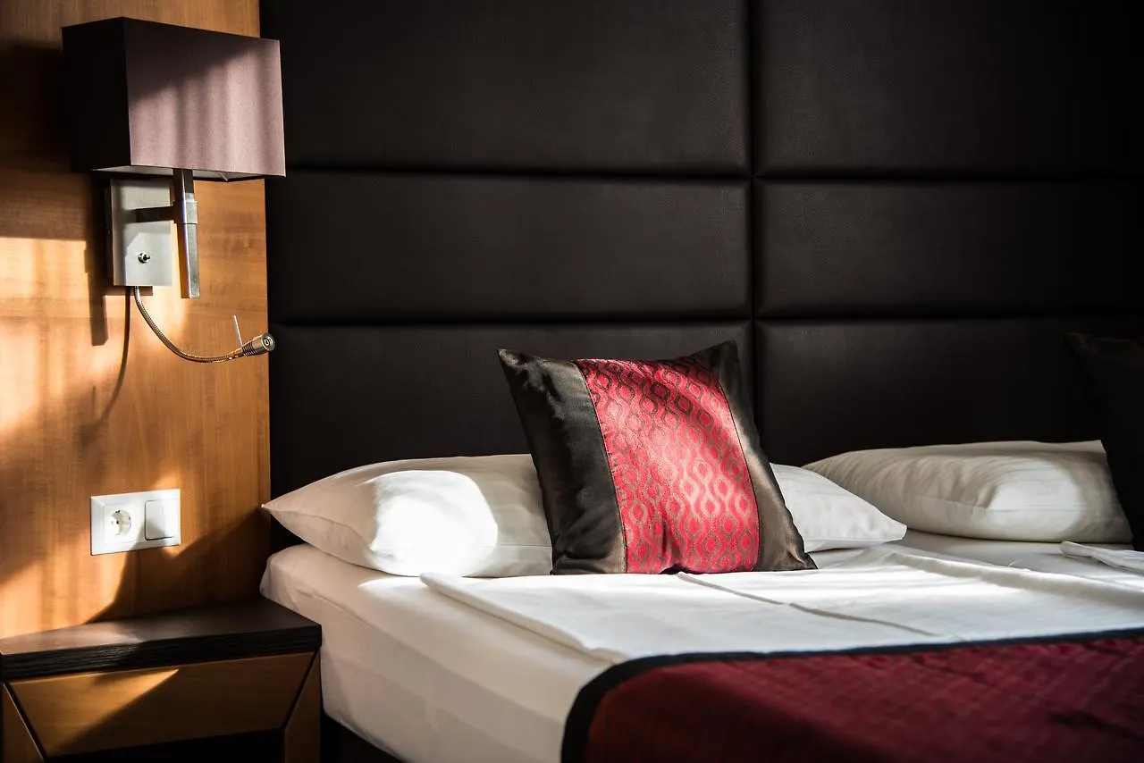****  Club Hotel Cortina Wien Österrike